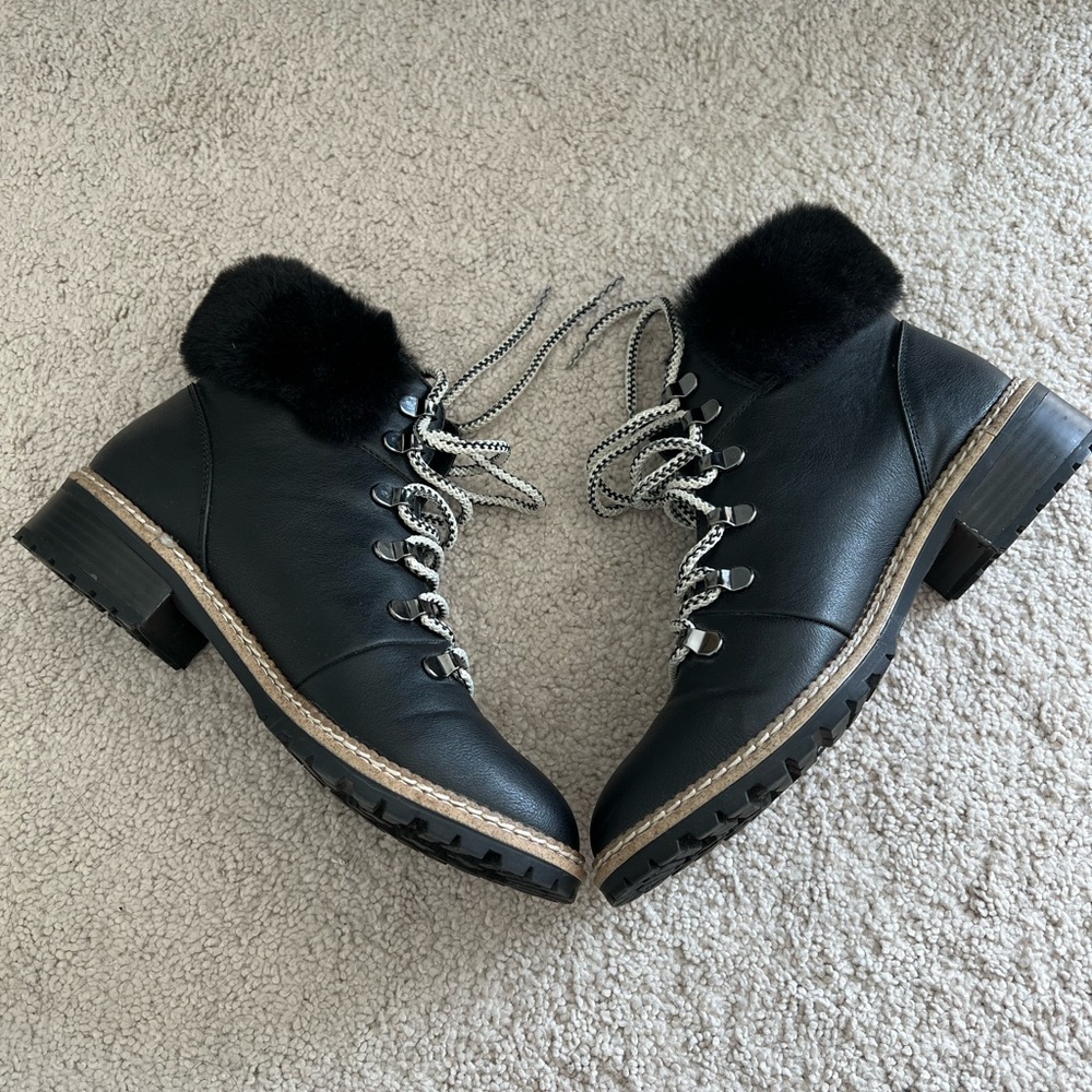 EXPRESS Winter Boots